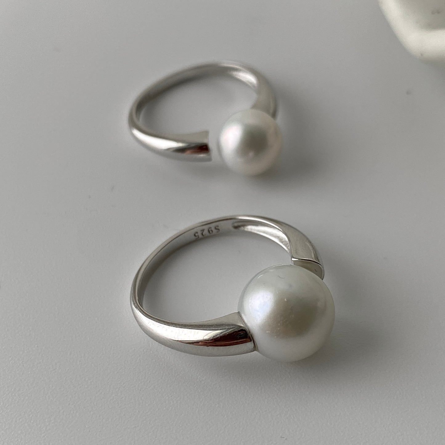 CHIARA Single Pearl Open Ring