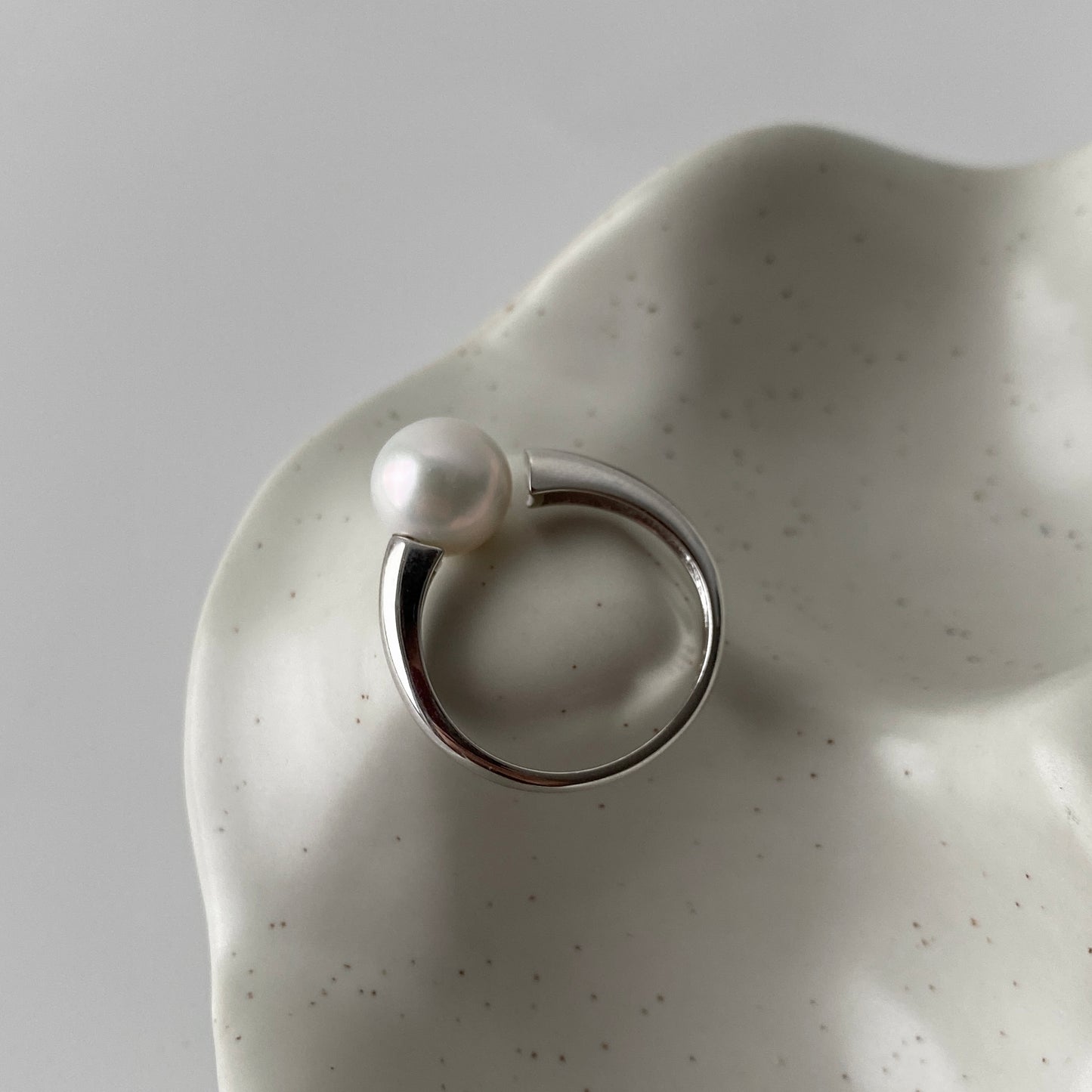 CHIARA Single Pearl Open Ring