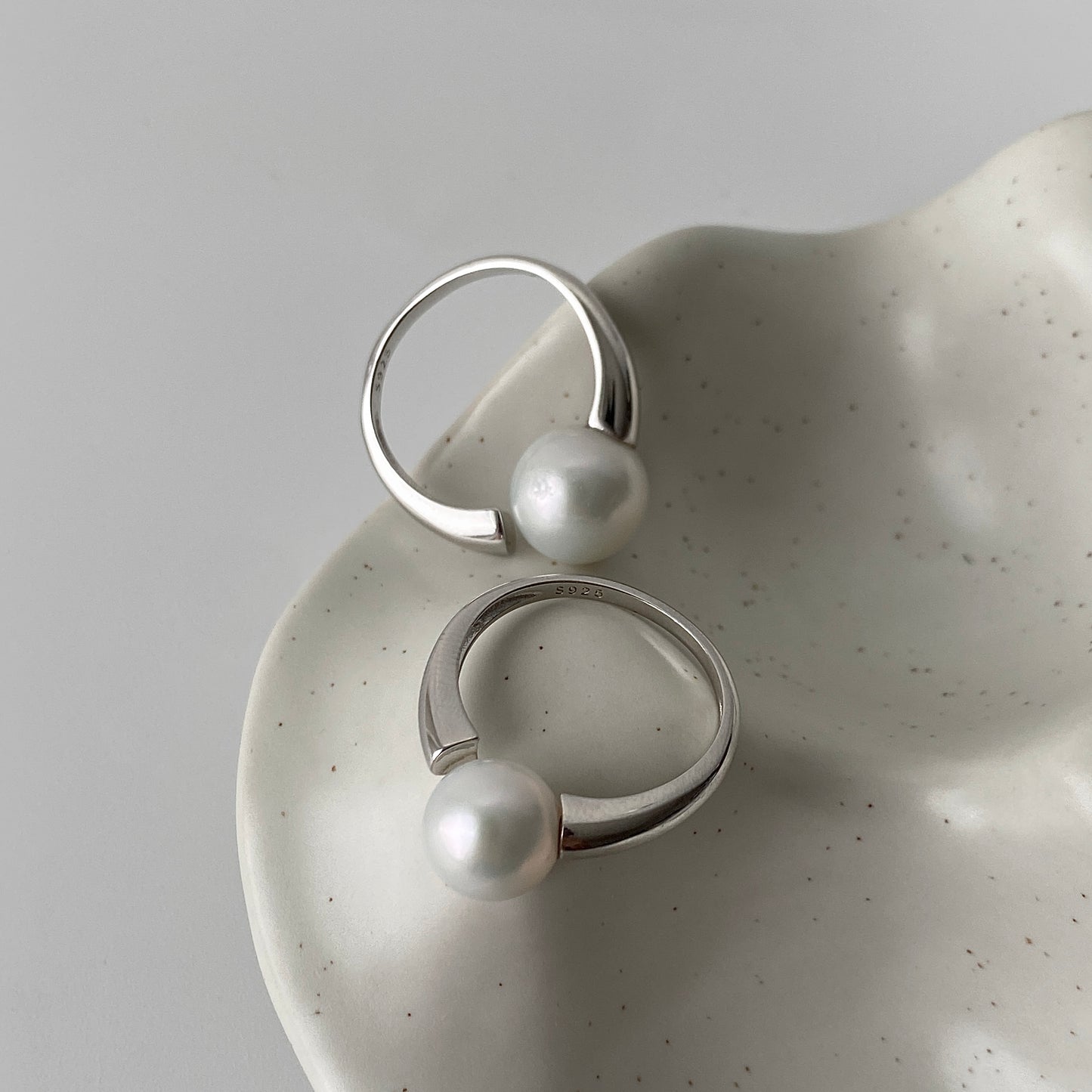 CHIARA Single Pearl Open Ring