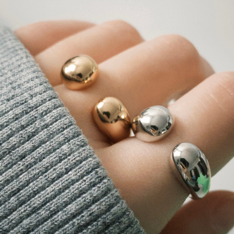 Crafted with 18k gold vermeil silver for a classy yet versatile look. Its chubby yet bold design adds a sense of presence without being overly showy. Open adjustable.