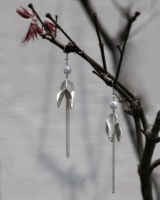 Joyful Petal Pearl Tassel Earrings