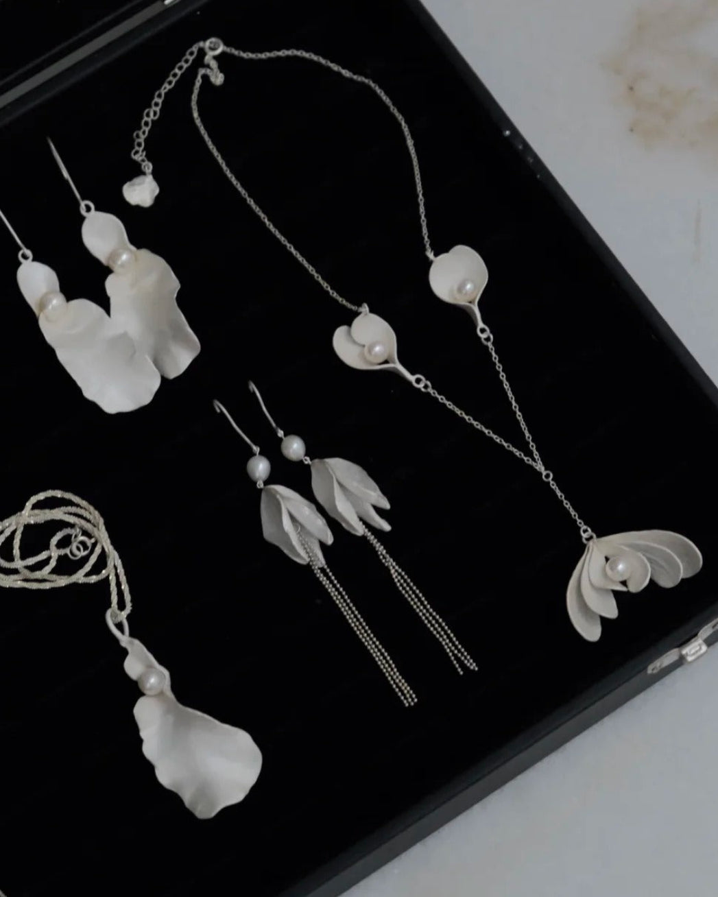 Joyful Petal Pearl Tassel Earrings