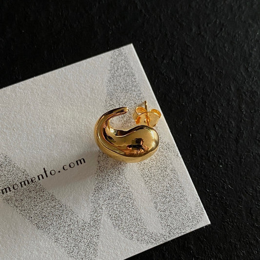 The Beatrice Stud Earrings are handcrafted from 18K gold vermeil silver for a modern edgy look. These bold, chunky pieces boast heavy detailing, bringing an eye-catching touch to any ensemble.