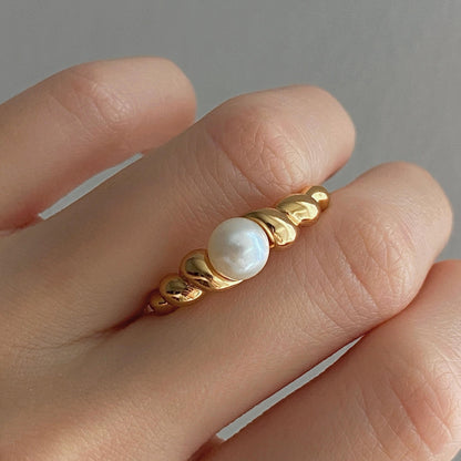 SONJA Twist Pearl Ring