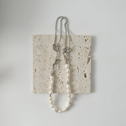LILITH Asymmetrical Pearl Choker