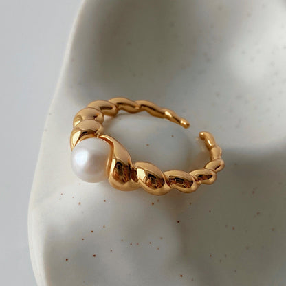 SONJA Twist Pearl Ring