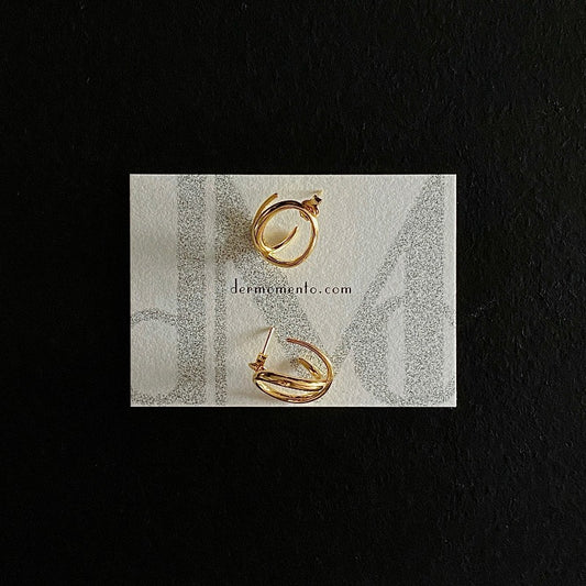 These Cross Oval Open Stud Earrings are crafted from 18k gold vermeil silver, with a stylish and unique cross-oval design for an eye-catching aesthetic. The lightweight design makes them easy to wear and comfortable all day.