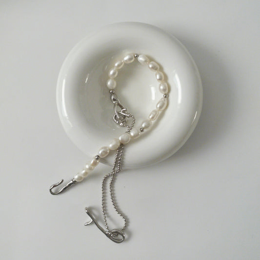 LILITH Asymmetrical Pearl Choker