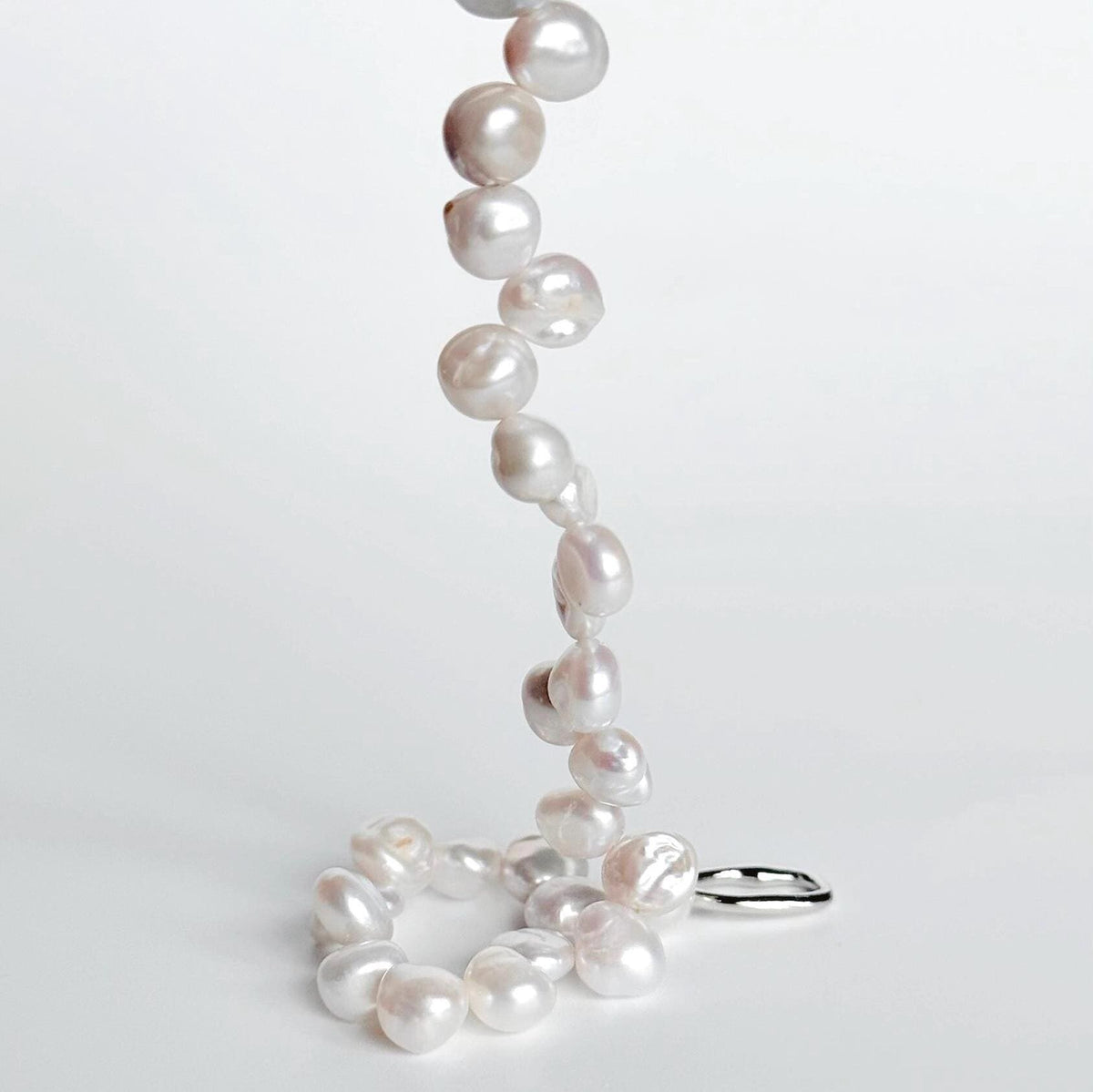LIA Irregular Pearl Bracelet