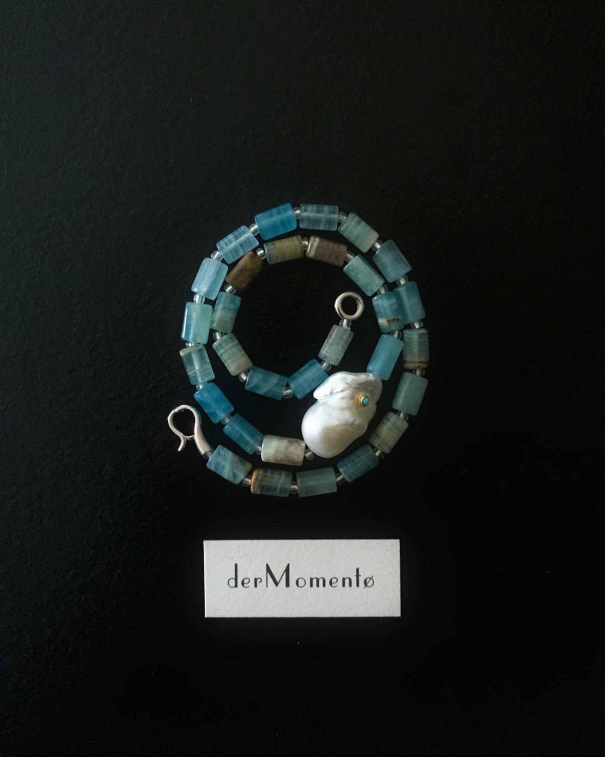 Flameball baroque pearl with turquoise inlay on the CHLOE necklace