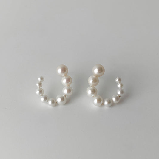 Graduated freshwater pearl stud earrings in 18K gold vermeil