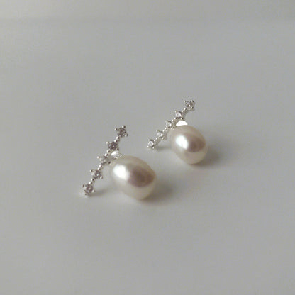 LYNN silver oval freshwater pearl stud earrings with diagonal zirconia accents
