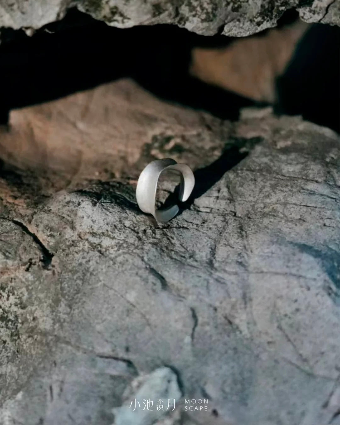 Single Fold Leaf Ring