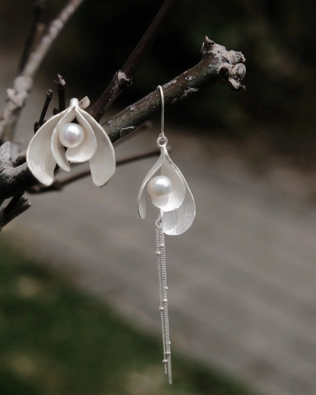 Wing Silhouette Pearl Earrings