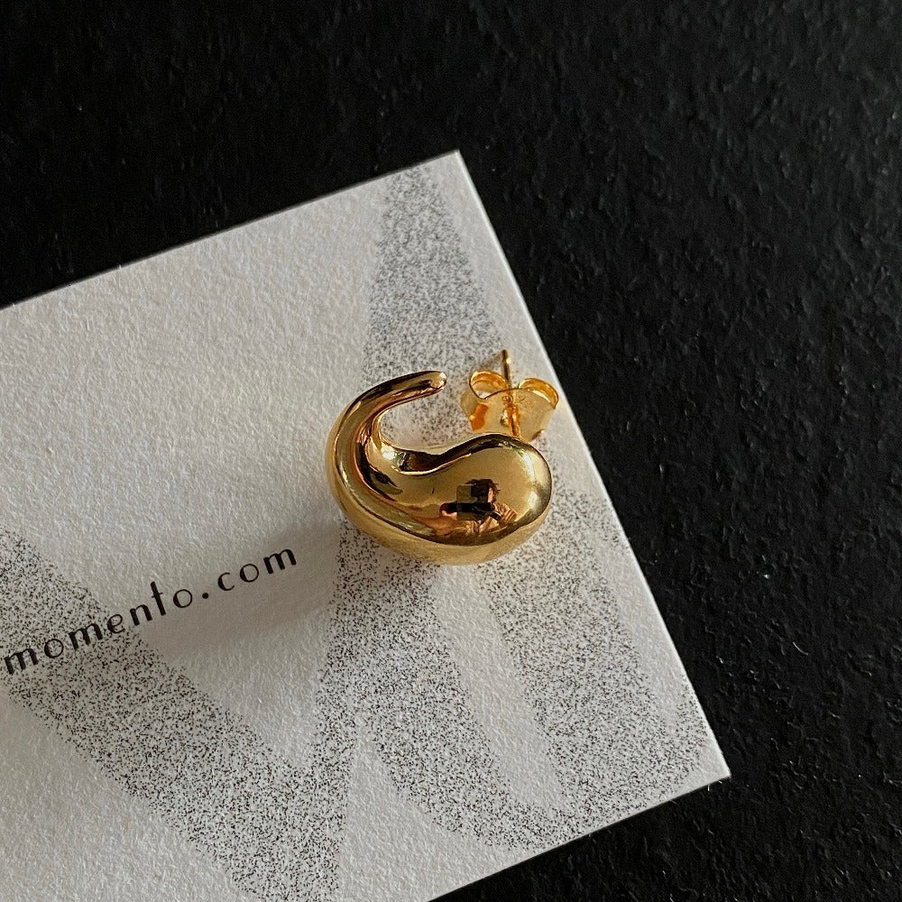 BEATRICE chunky sculptural stud earrings in 18K gold vermeil