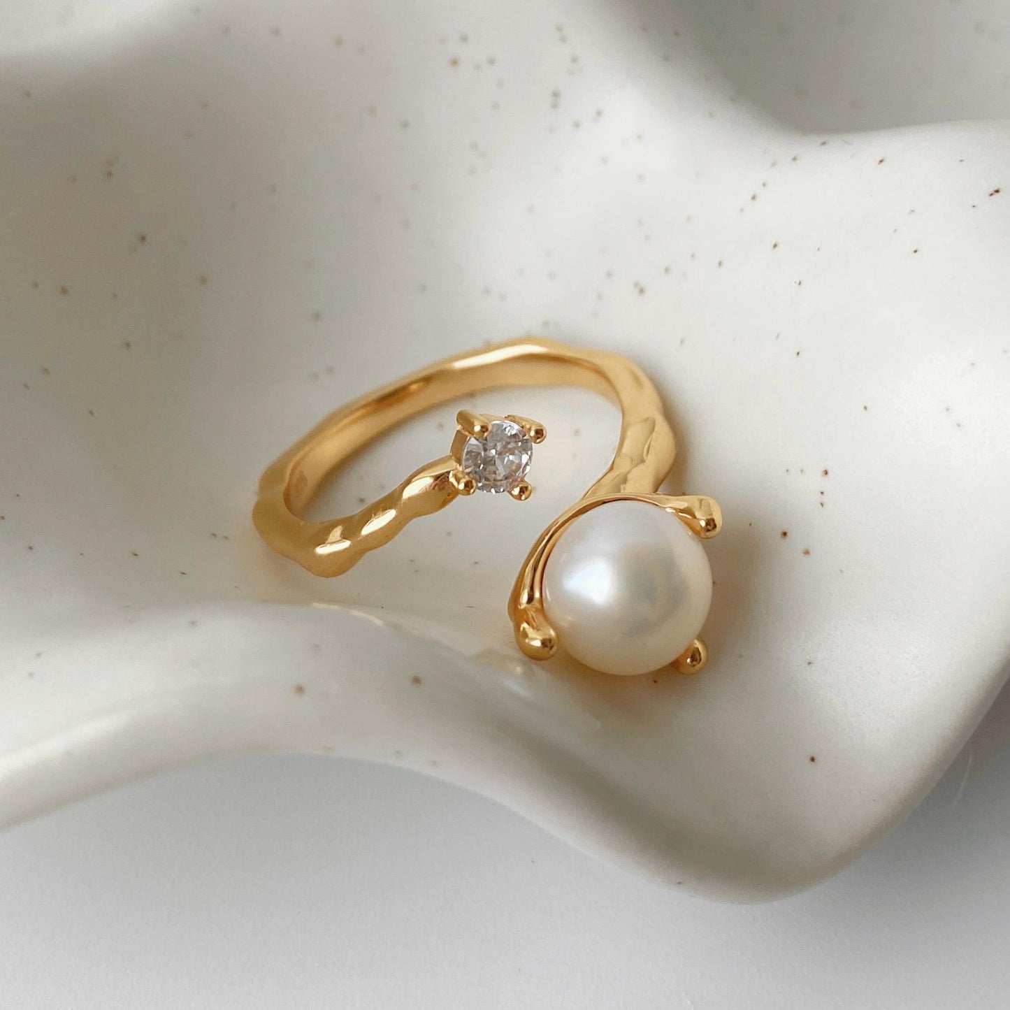 DIANA Pearl Open Ring